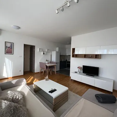 Cozy Anna 수보티차