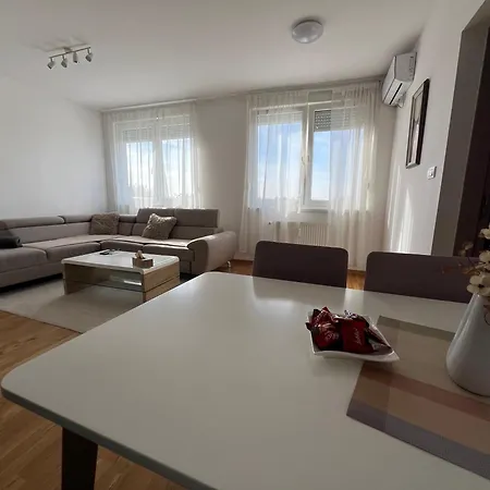 Cozy Anna Subotica
